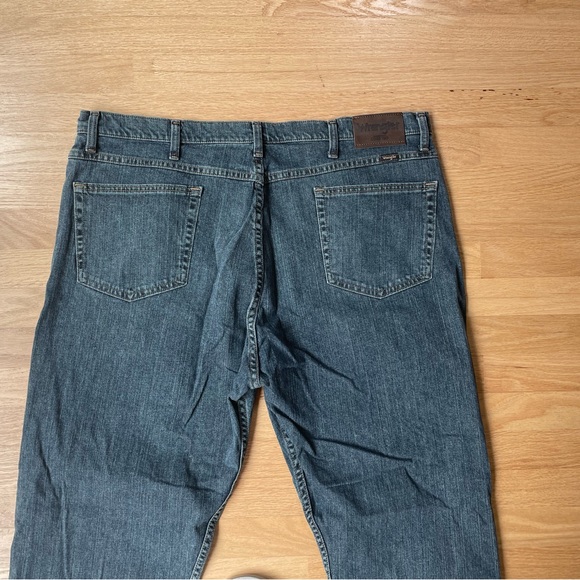 Wrangler Relaxed Fit Jeans Size 42 x 30 In Excellent Condition - Picture 6 of 11